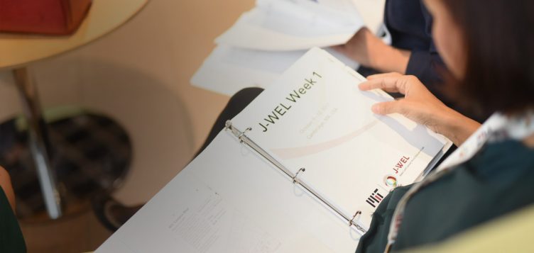 麻省理工学院(MIT)的 J-WEL 在来自 27 个国家或地区的专家面前启动发展教育的行动