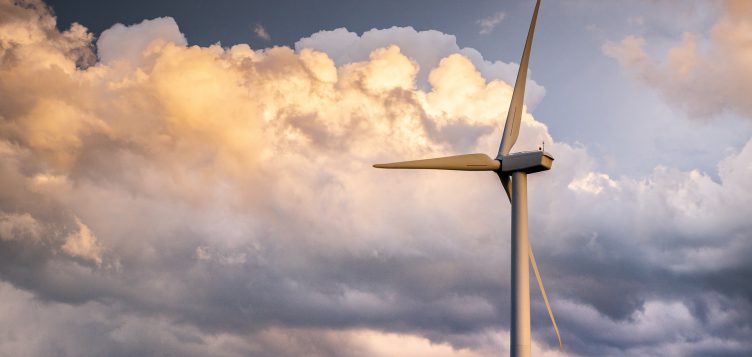 Wind energizes renewables market in record year